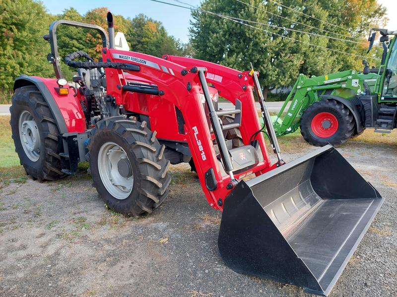 Tractors  MF4710 Photo
